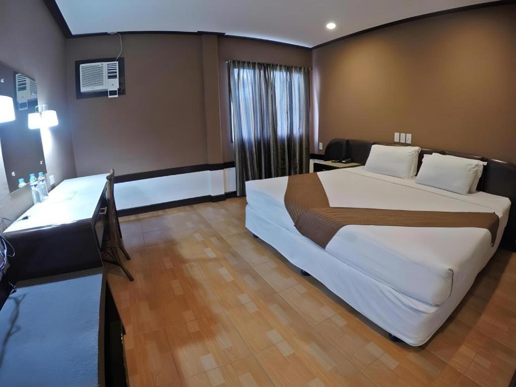 Holiday Spa Hotel Cebu Eksteriør bilde