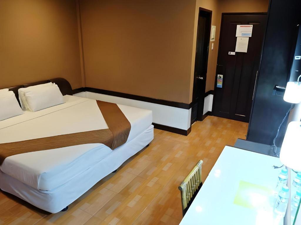 Holiday Spa Hotel Cebu Eksteriør bilde