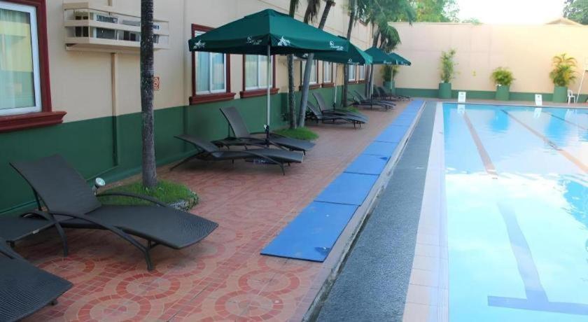 Holiday Spa Hotel Cebu Eksteriør bilde
